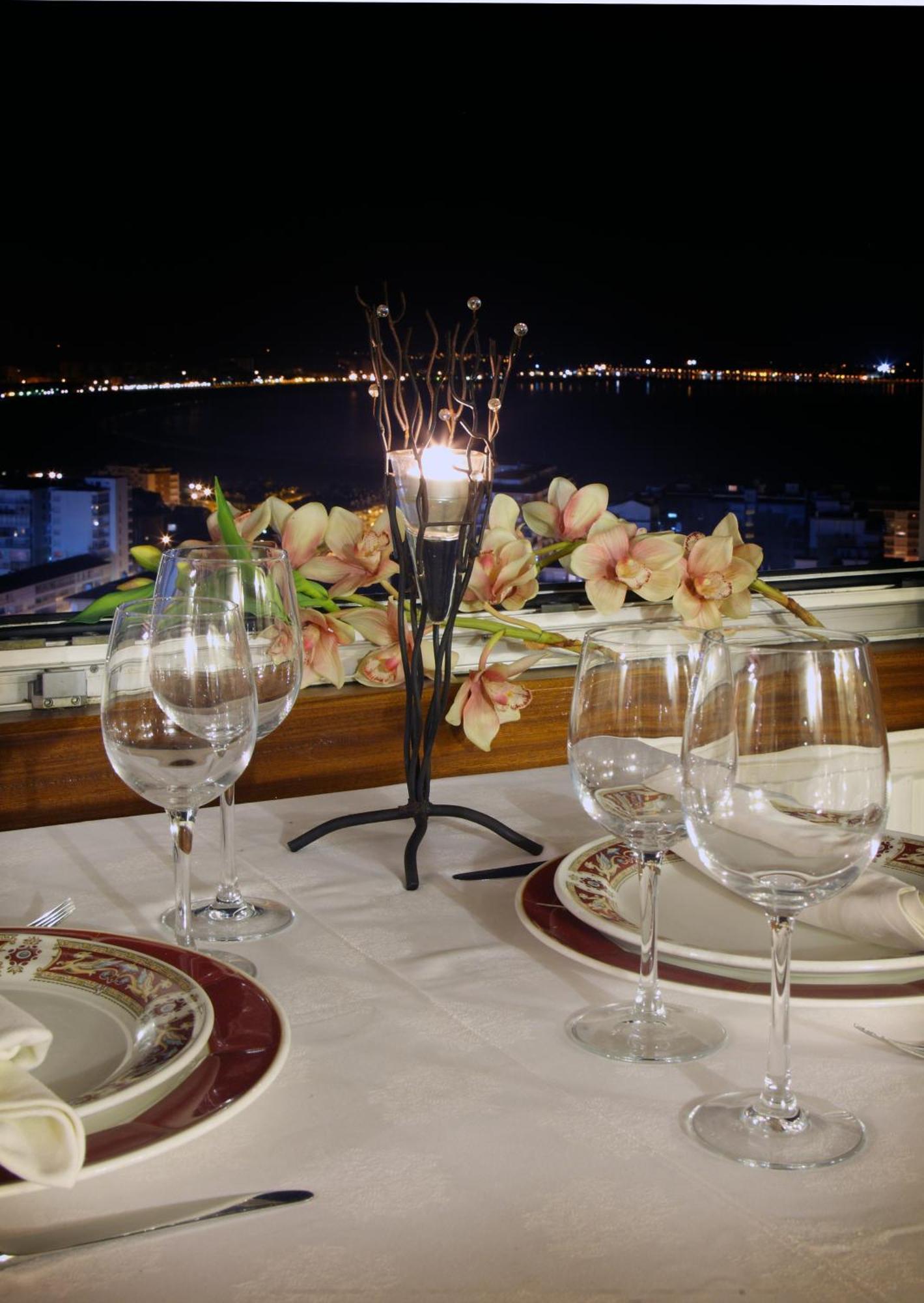 Hotel Restaurante Risco Laredo Ngoại thất bức ảnh