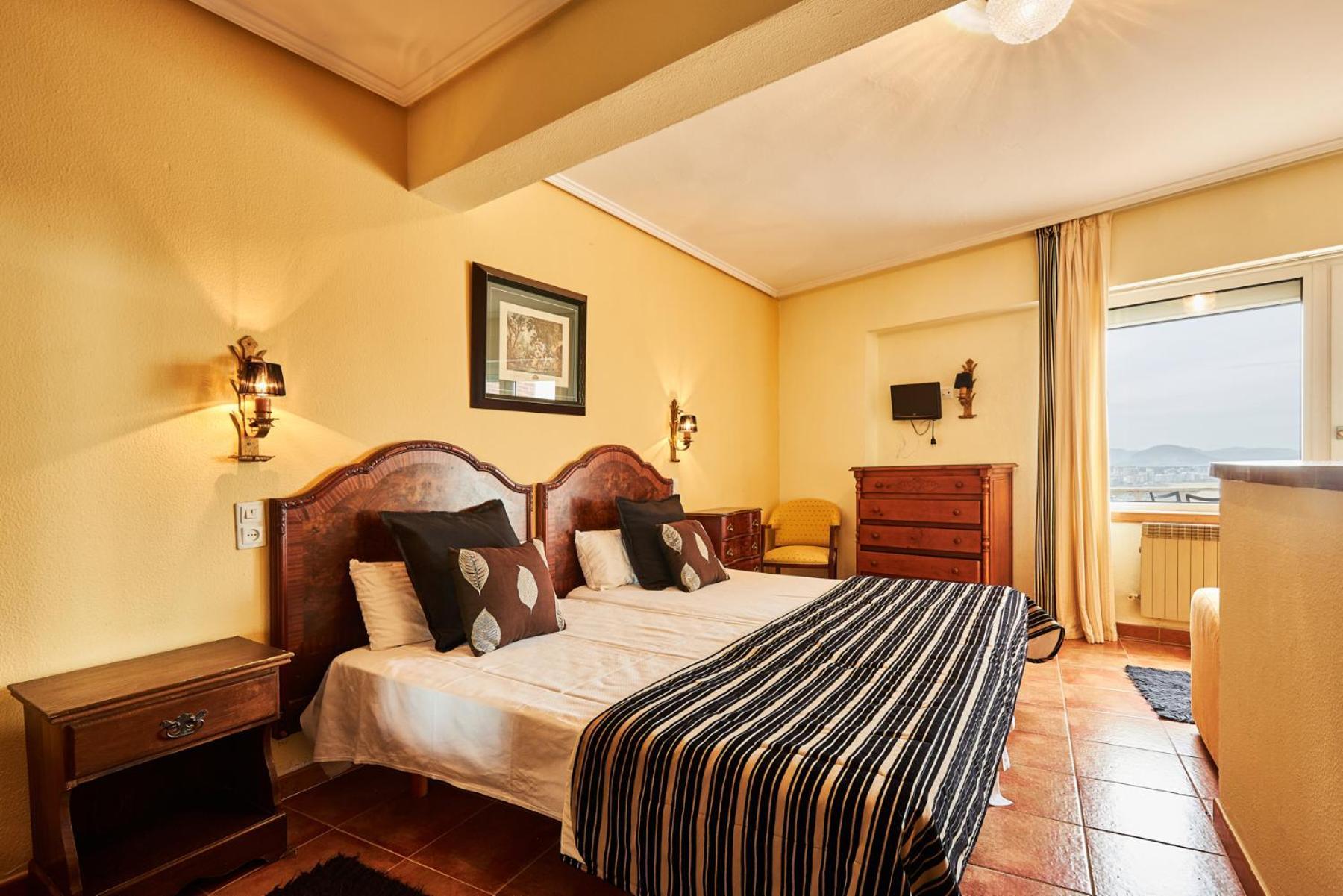 Hotel Restaurante Risco Laredo Ngoại thất bức ảnh
