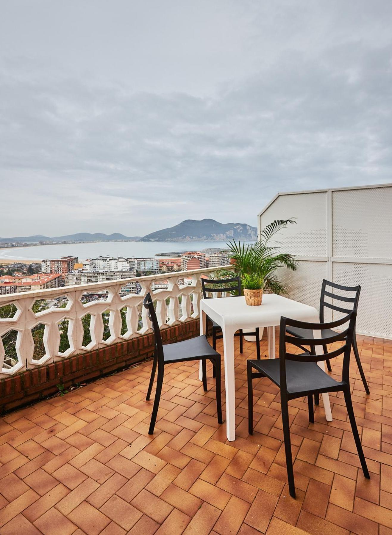 Hotel Restaurante Risco Laredo Ngoại thất bức ảnh