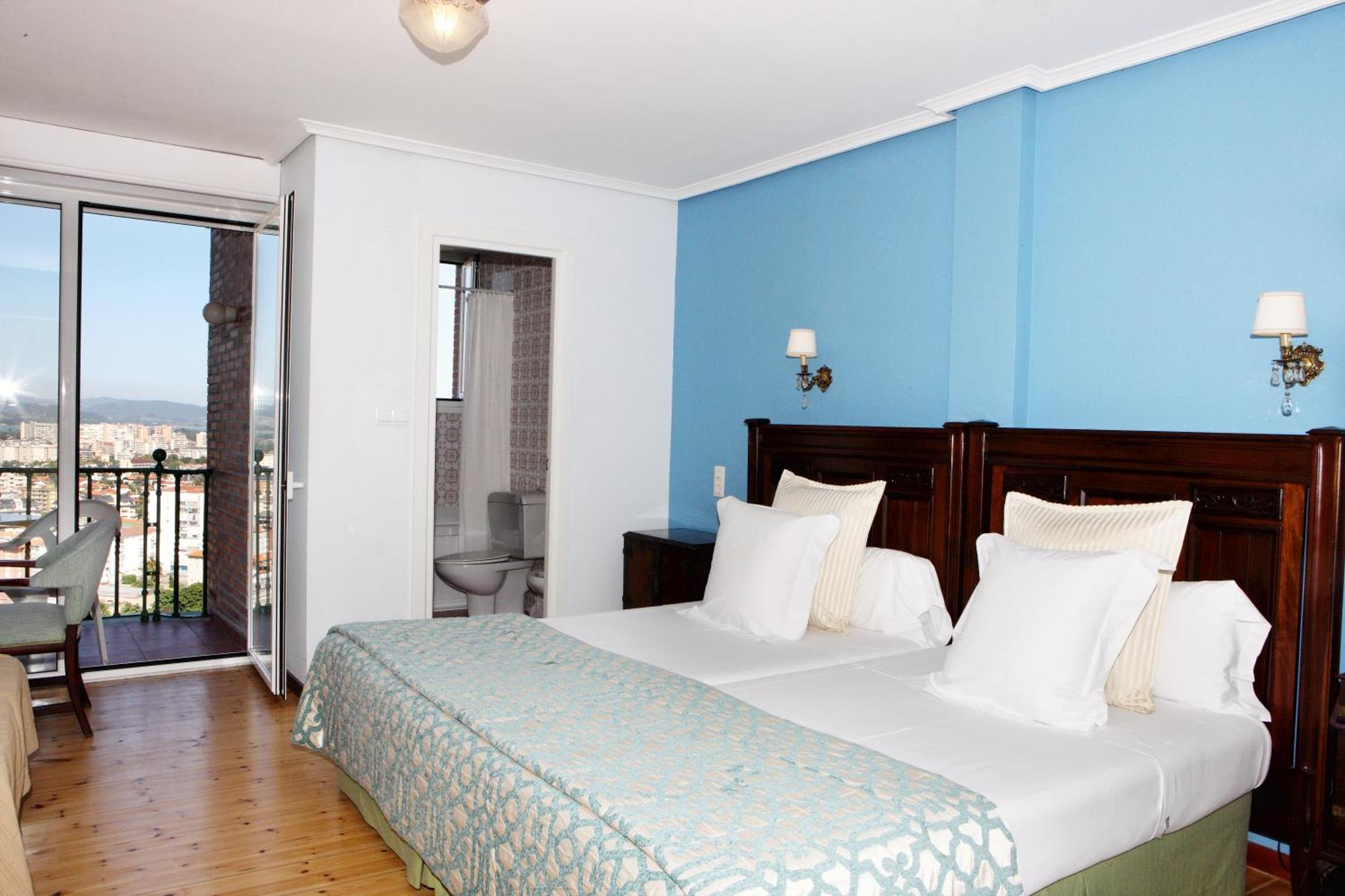 Hotel Restaurante Risco Laredo Ngoại thất bức ảnh