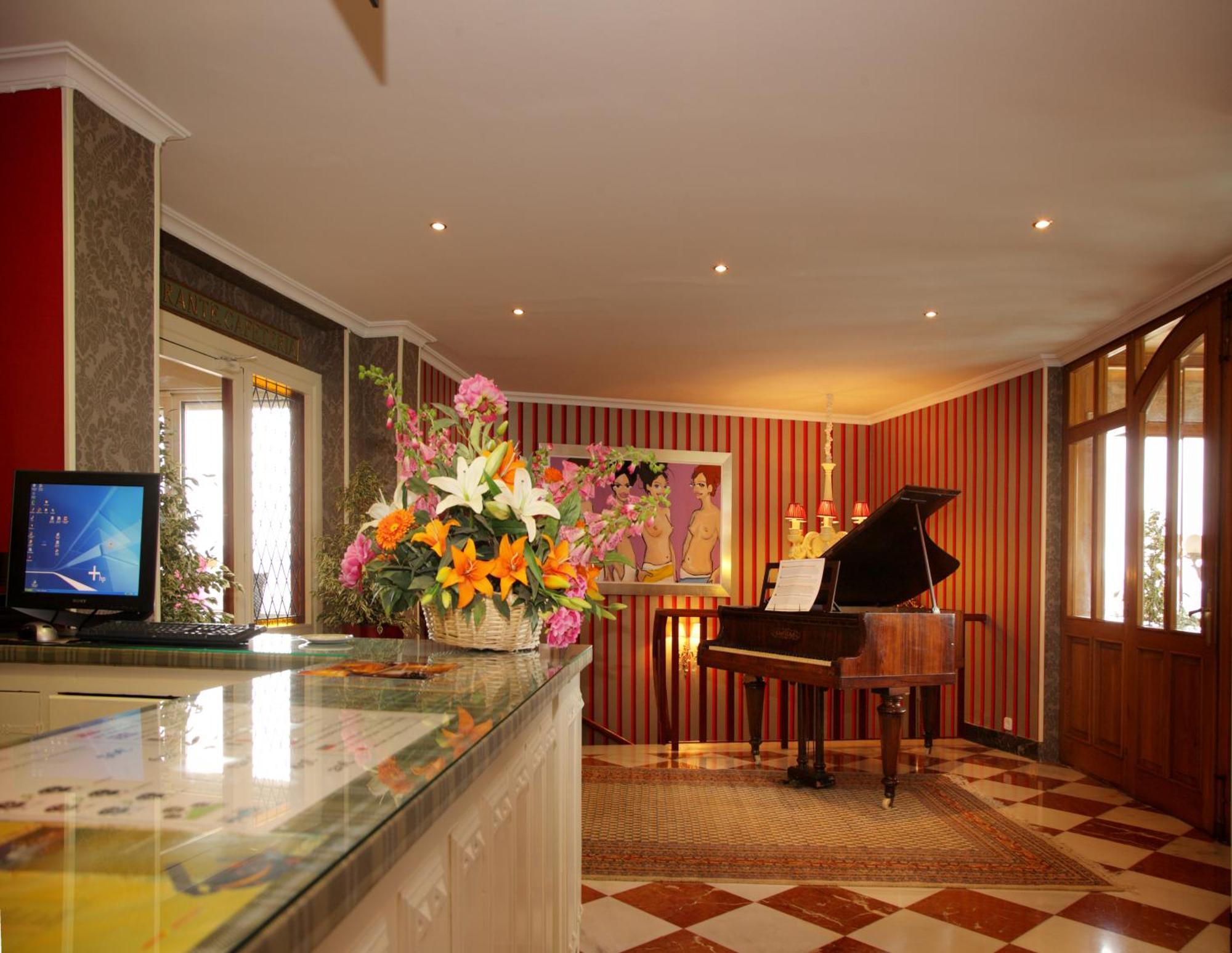 Hotel Restaurante Risco Laredo Ngoại thất bức ảnh